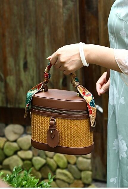 fashionable and versatile bamboo-patterned leather bag